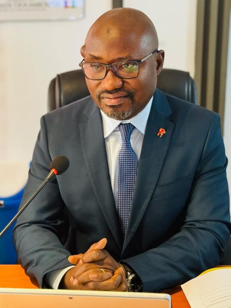 Hommage à Monsieur Hamidou Sylla , Directeur Général du Fonds d’Entretien Routier ( Par Bouba Barry )